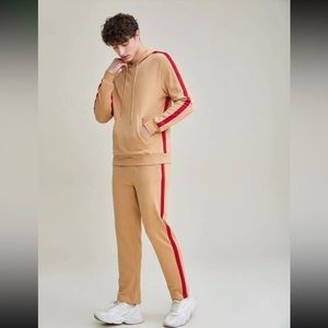 Saint Men Contrast Side Seam Drawstring Hoodie & Sweatpants
